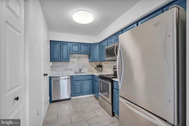 2061 HARBOUR DR, Palmyra, NJ 08065