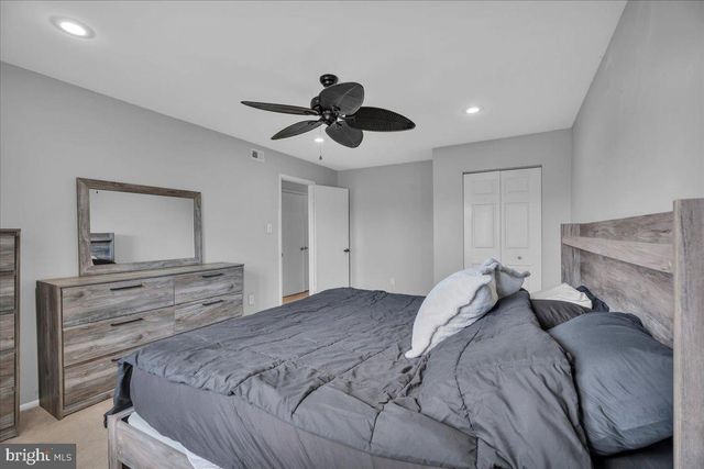 2061 HARBOUR DR, Palmyra, NJ 08065