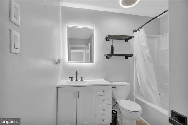 2061 HARBOUR DR, Palmyra, NJ 08065