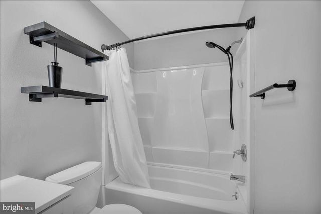 2061 HARBOUR DR, Palmyra, NJ 08065