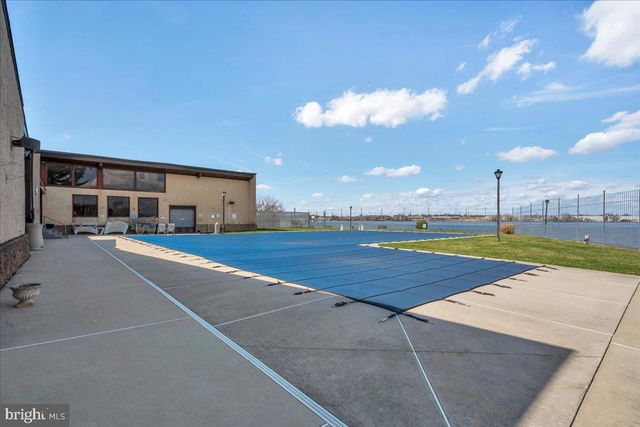 2061 HARBOUR DR, Palmyra, NJ 08065