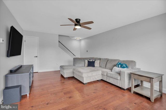 2061 HARBOUR DR, Palmyra, NJ 08065