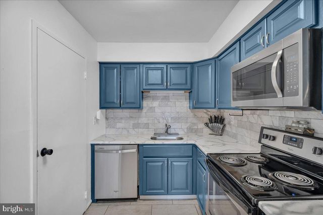 2061 HARBOUR DR, Palmyra, NJ 08065