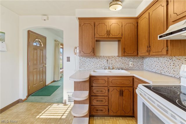 5915 Forest Avenue, Parma, OH 44129