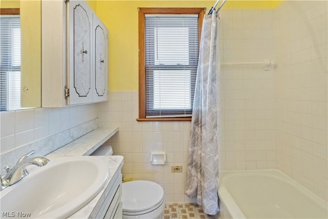 5915 Forest Avenue, Parma, OH 44129