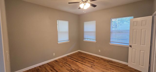 326 N Denver Street, Dallas, TX 75203