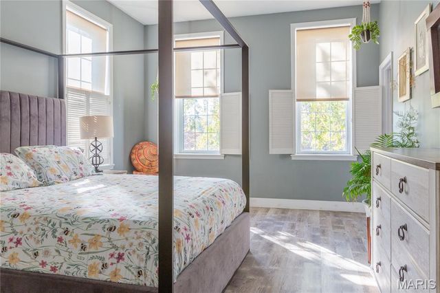 906 Hickory Street, St Louis, MO 63104