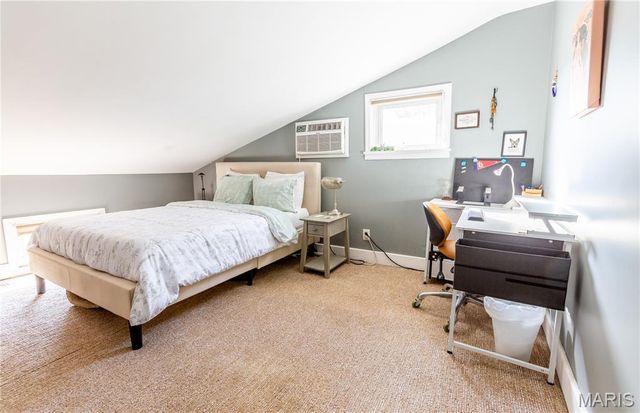 906 Hickory Street, St Louis, MO 63104