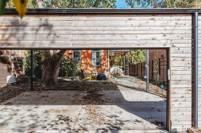 906 Hickory Street, St Louis, MO 63104
