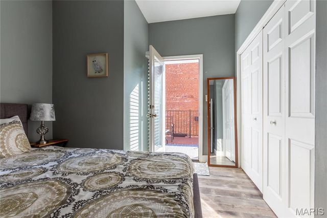 906 Hickory Street, St Louis, MO 63104