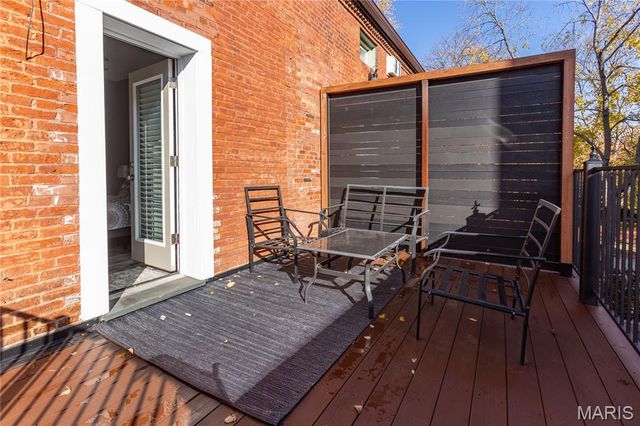 906 Hickory Street, St Louis, MO 63104