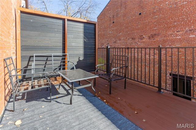 906 Hickory Street, St Louis, MO 63104