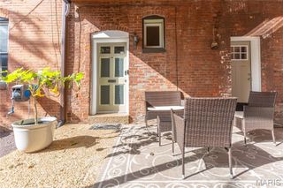 906 Hickory Street, St Louis, MO 63104