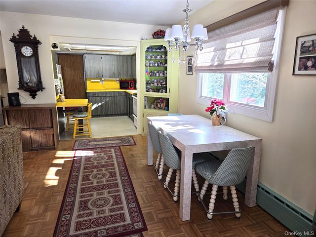 22 Hill Road, Saint James, NY 11780