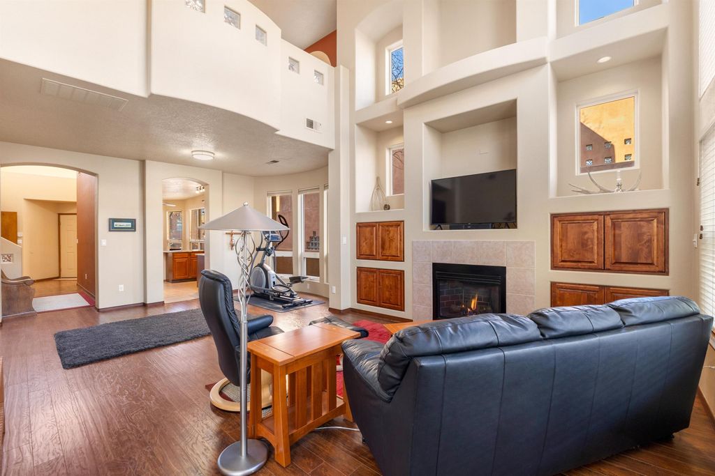 Image 15 of property listing at 13205 Buckskin Road NE, Albuquerque, NM 87111