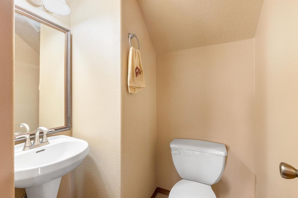 Image 17 of property listing at 13205 Buckskin Road NE, Albuquerque, NM 87111