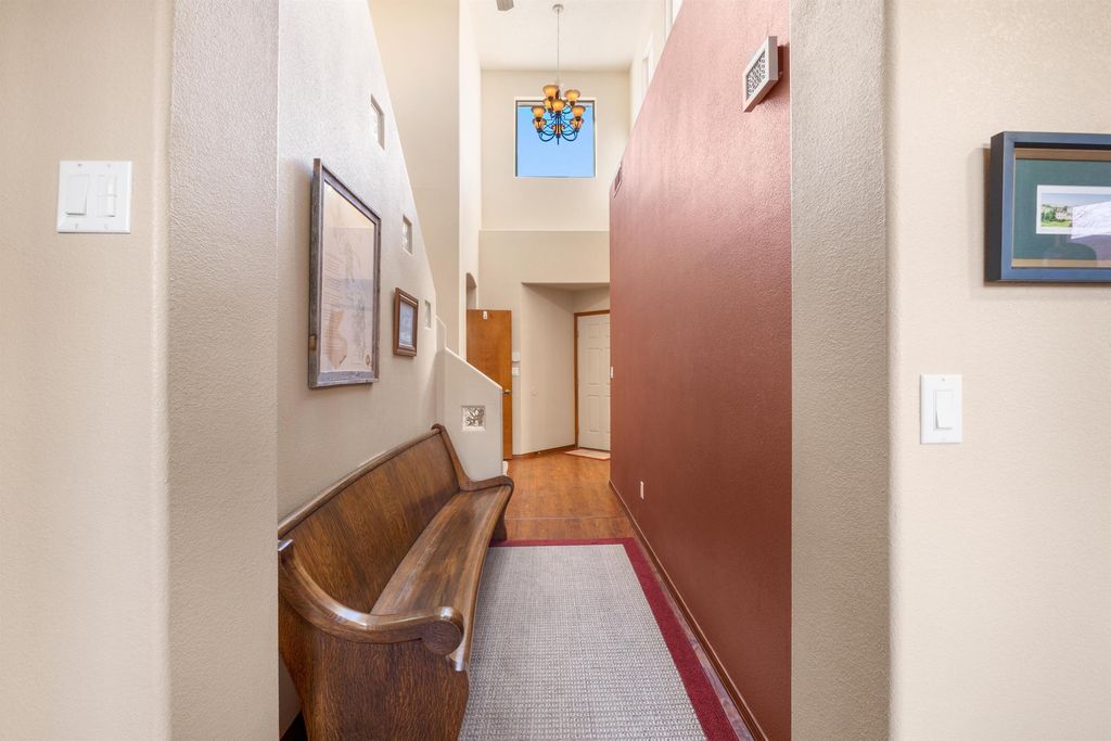 Image 18 of property listing at 13205 Buckskin Road NE, Albuquerque, NM 87111