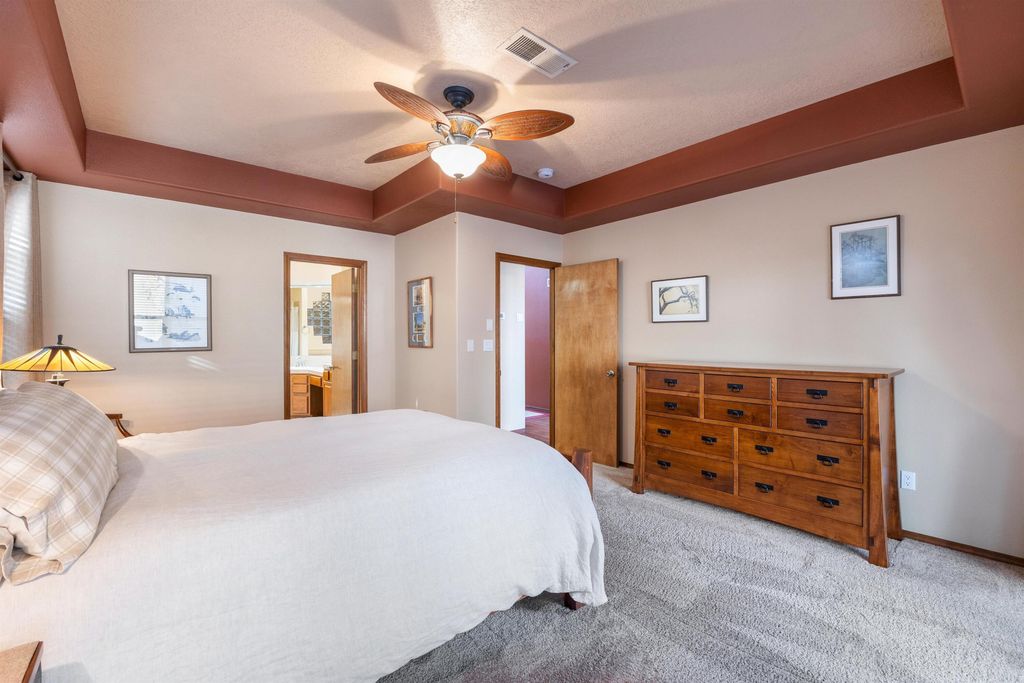 Image 20 of property listing at 13205 Buckskin Road NE, Albuquerque, NM 87111