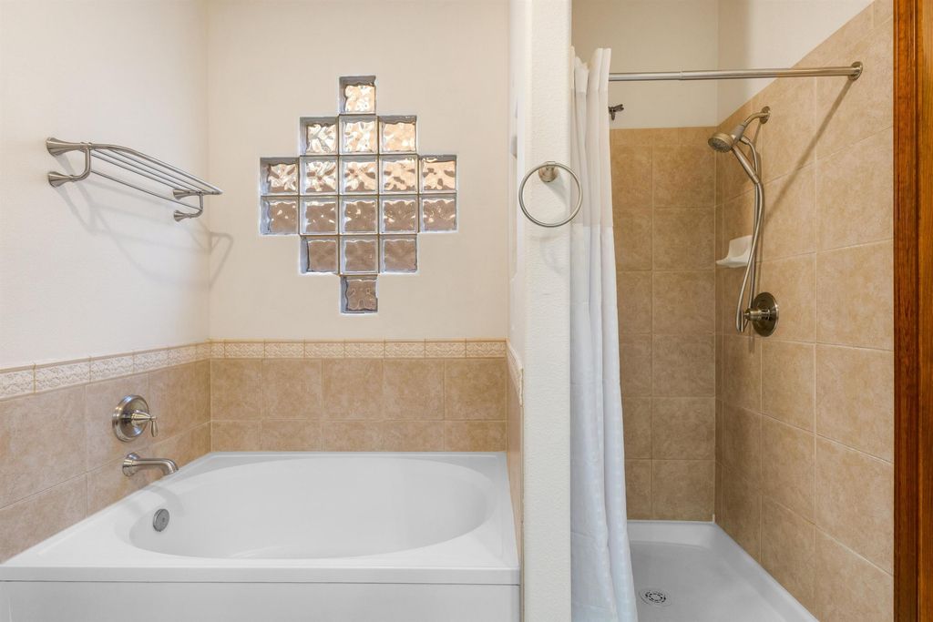 Image 22 of property listing at 13205 Buckskin Road NE, Albuquerque, NM 87111