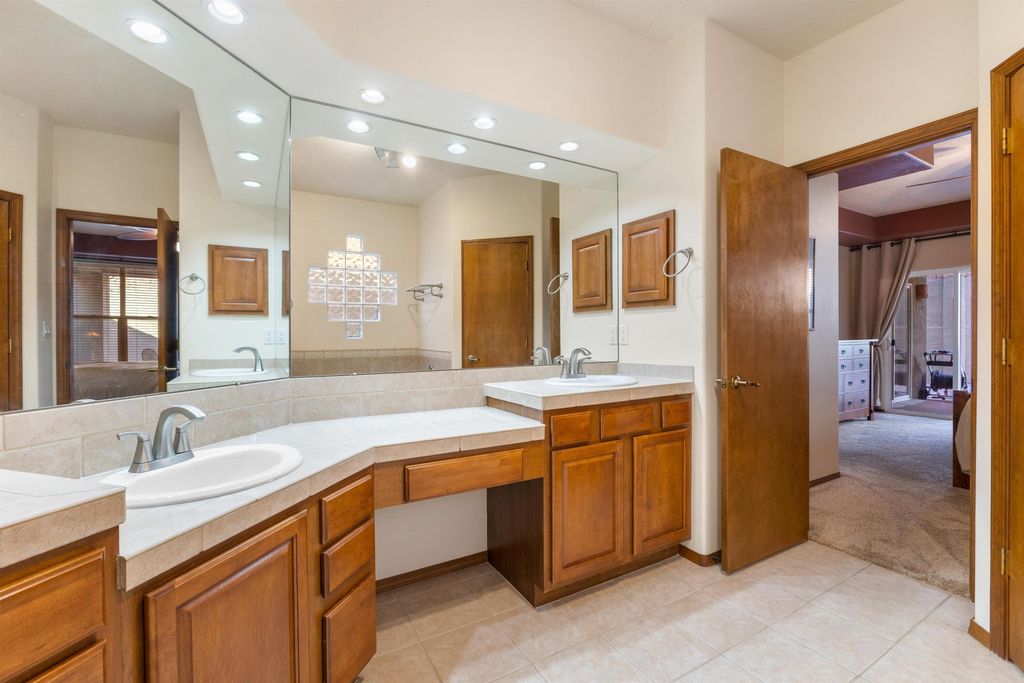 Image 23 of property listing at 13205 Buckskin Road NE, Albuquerque, NM 87111