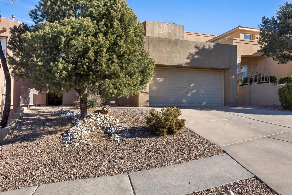 Image 3 of property listing at 13205 Buckskin Road NE, Albuquerque, NM 87111