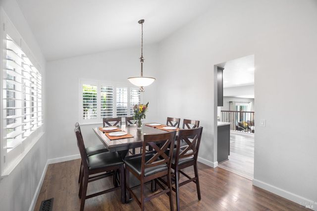 331 Bridgeport Ct, Vacaville, CA 95687