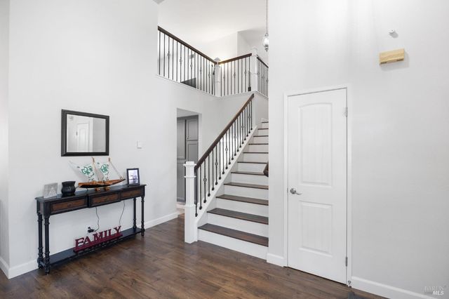 331 Bridgeport Ct, Vacaville, CA 95687