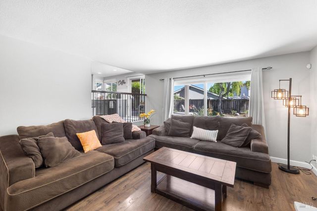 331 Bridgeport Ct, Vacaville, CA 95687