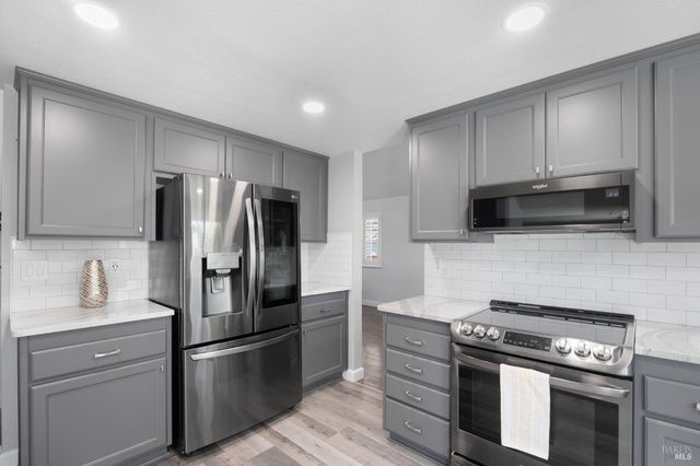 331 Bridgeport Ct, Vacaville, CA 95687