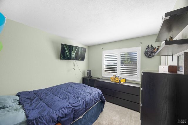 331 Bridgeport Ct, Vacaville, CA 95687