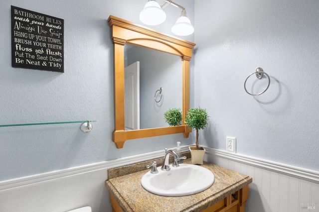 331 Bridgeport Ct, Vacaville, CA 95687