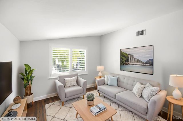 331 Bridgeport Ct, Vacaville, CA 95687