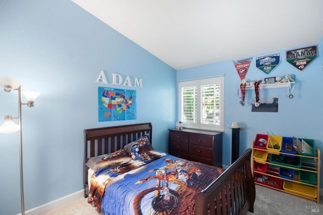 331 Bridgeport Ct, Vacaville, CA 95687