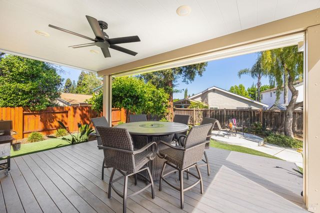 331 Bridgeport Ct, Vacaville, CA 95687