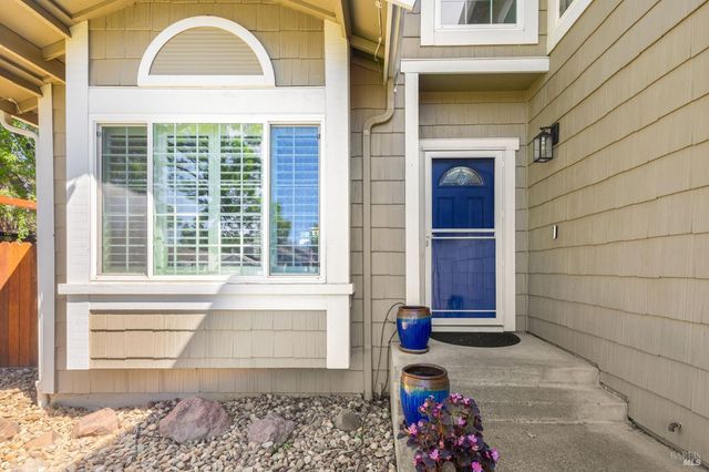 331 Bridgeport Ct, Vacaville, CA 95687