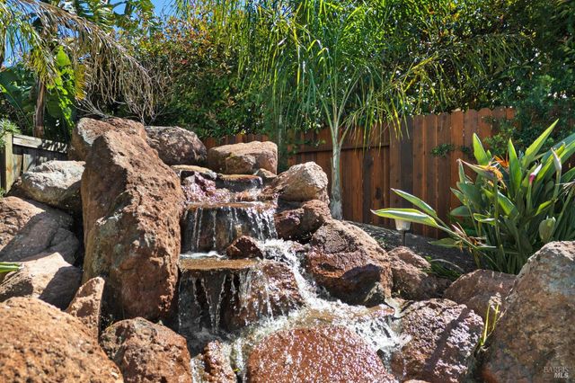 331 Bridgeport Ct, Vacaville, CA 95687