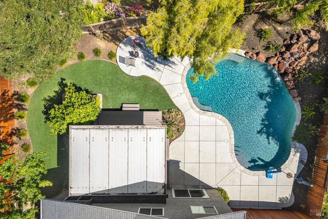 331 Bridgeport Ct, Vacaville, CA 95687