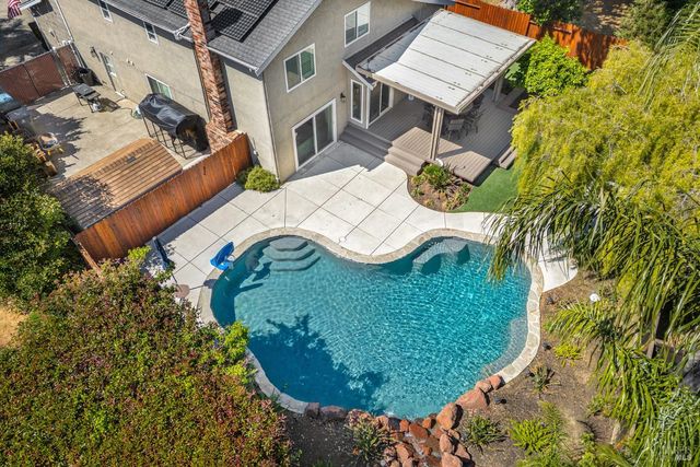 331 Bridgeport Ct, Vacaville, CA 95687