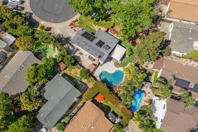 331 Bridgeport Ct, Vacaville, CA 95687