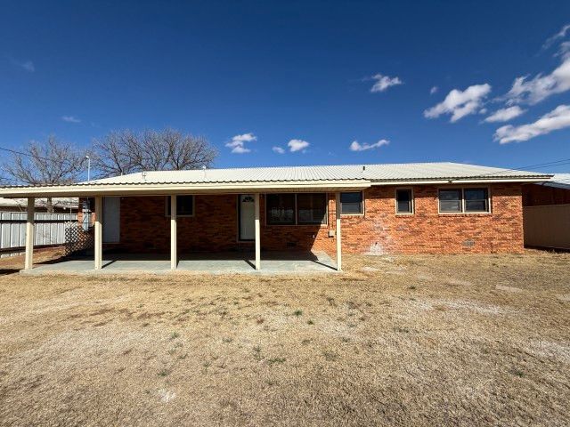 505 17th Street, Seagraves, TX 79359