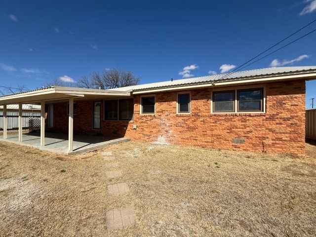 505 17th Street, Seagraves, TX 79359