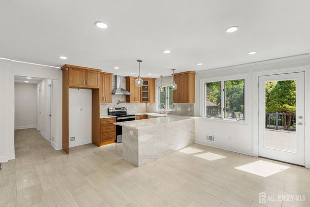 34 Miller Road, Cranbury, NJ 08512