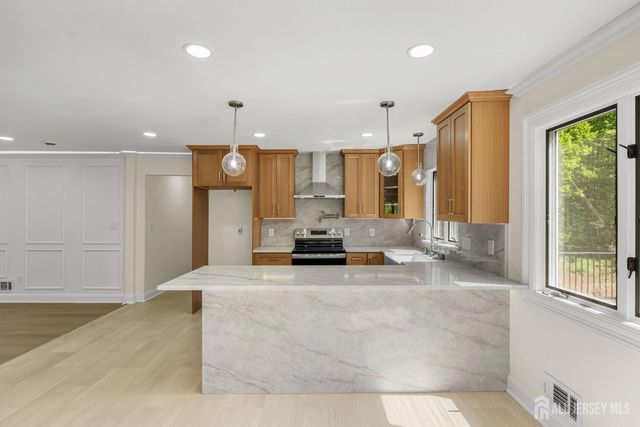 34 Miller Road, Cranbury, NJ 08512