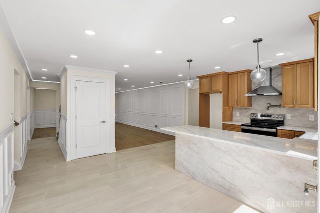 34 Miller Road, Cranbury, NJ 08512
