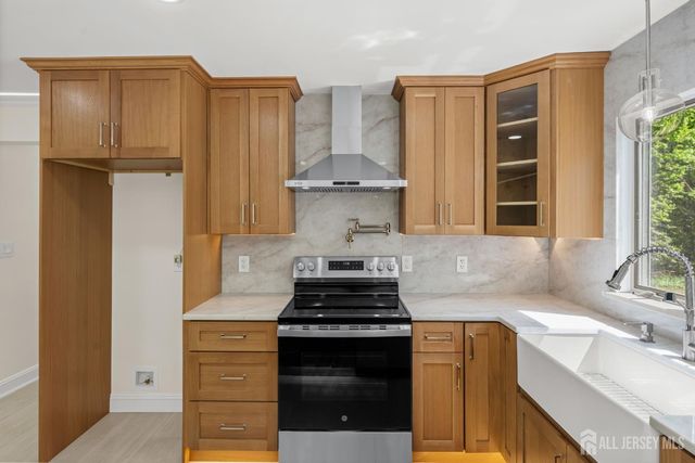 34 Miller Road, Cranbury, NJ 08512