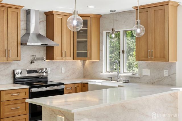 34 Miller Road, Cranbury, NJ 08512