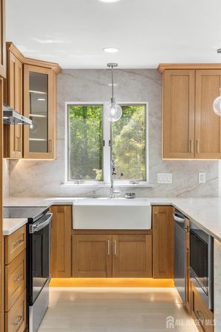 34 Miller Road, Cranbury, NJ 08512