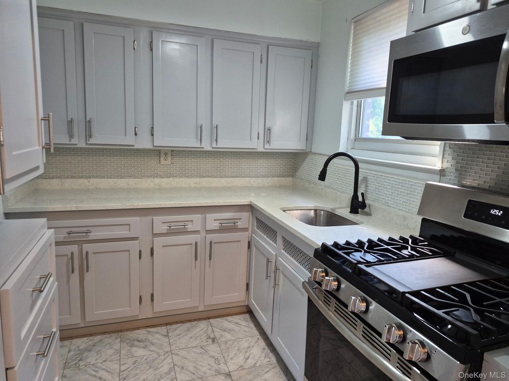 90 Spruce Street 2B, Yonkers, NY 10701 — exterior