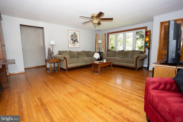 1209 HIGHLAND AVE, Bensalem, PA 19020
