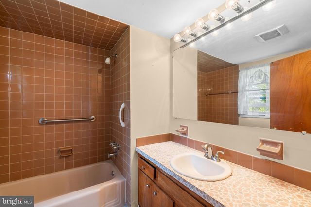 340 HAMPTON DR, Feasterville Trevose, PA 19053
